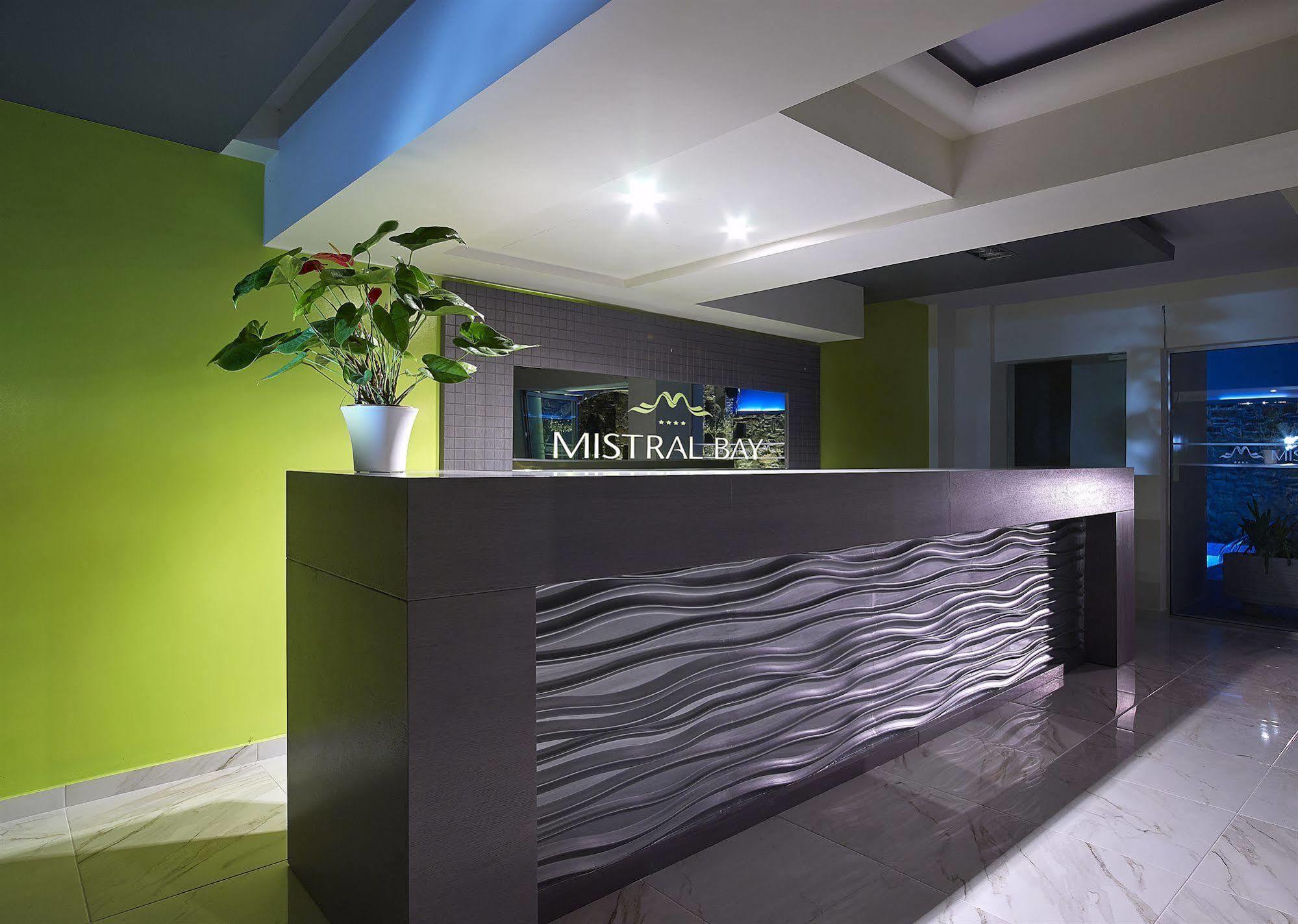 Hotel Mistral Bay 4*